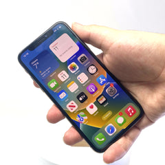 iPhone XS (2018) - 64 GB - Gold - Cellular Magician Cell Phone Certified