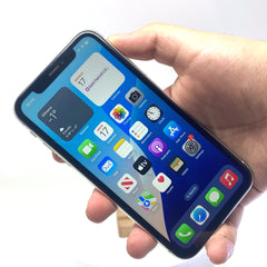iPhone XR (2018) - 64 GB - White - Cellular Magician Cell Phone Certified