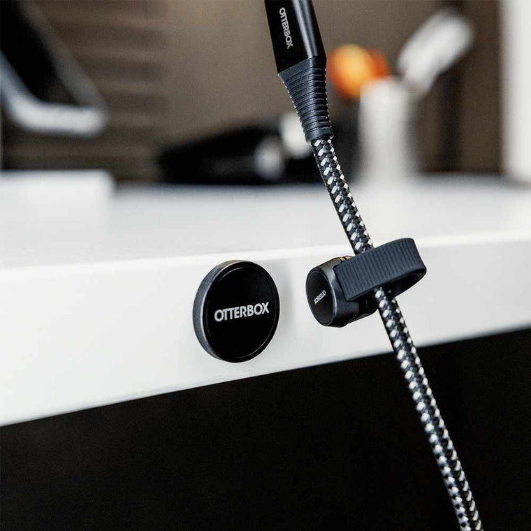 7880890 Premium Pro Charge/Sync USB-C to Lightning PD Cable 6ft Black