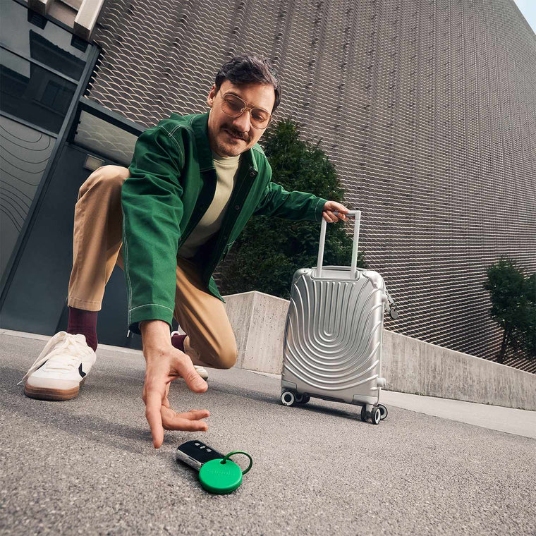 Chipolo POP Tracking Tag  (Works with Google’s Find My Device or Apple Find My) Green