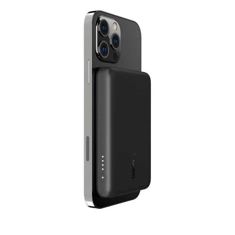BPD002btBK BoostCharge Magnetic Portable 5W 3000 mAh Wireless Charger Black
