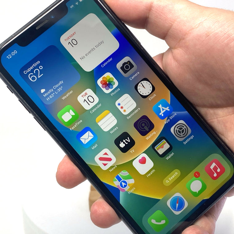 iPhone XR (2018) - 256 GB - Black - Cellular Magician Cell Phone Certified
